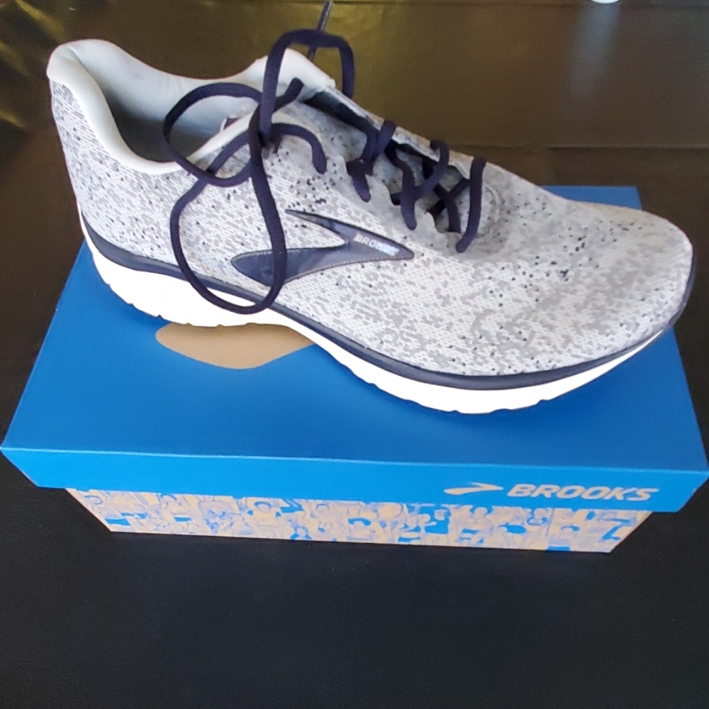 NIB Brooks Anthem 2 Running Shoes